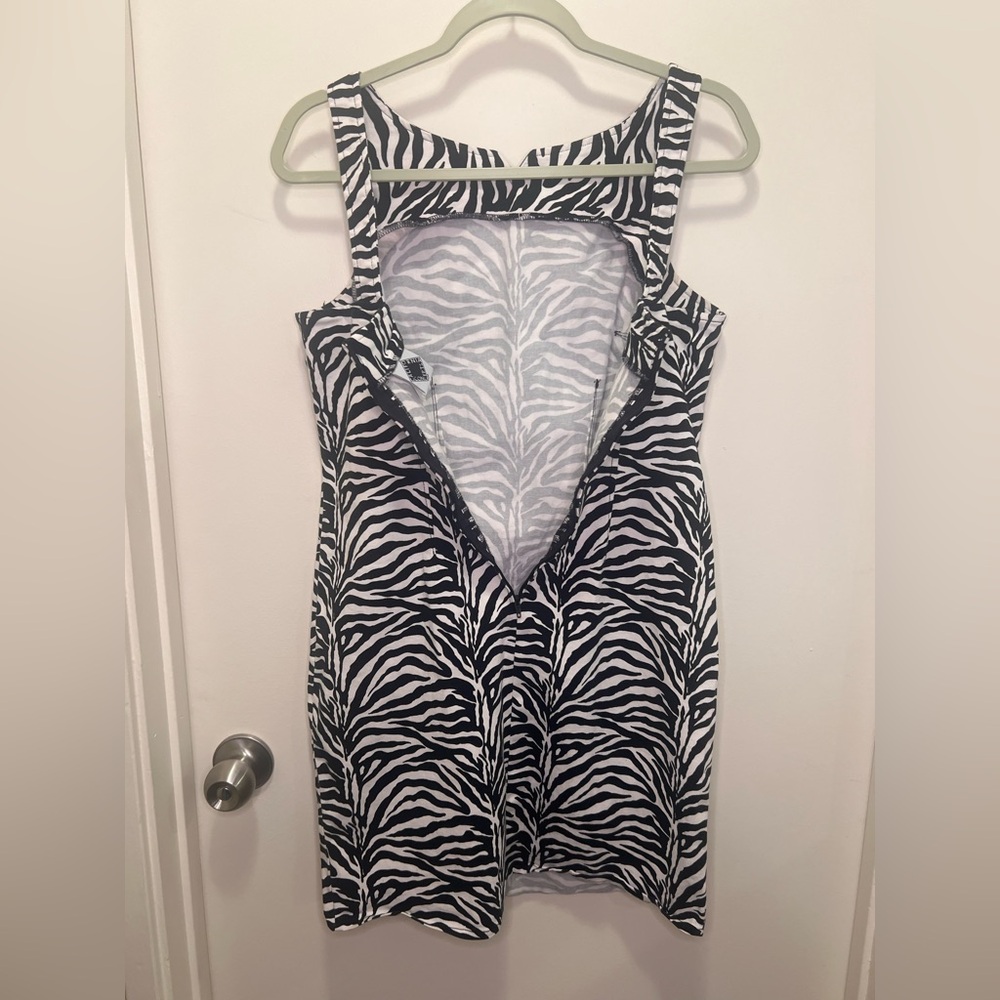 California Concepts Vintage Zebra Print Sleeveless Pencil Dress. - Picture 3 of 8